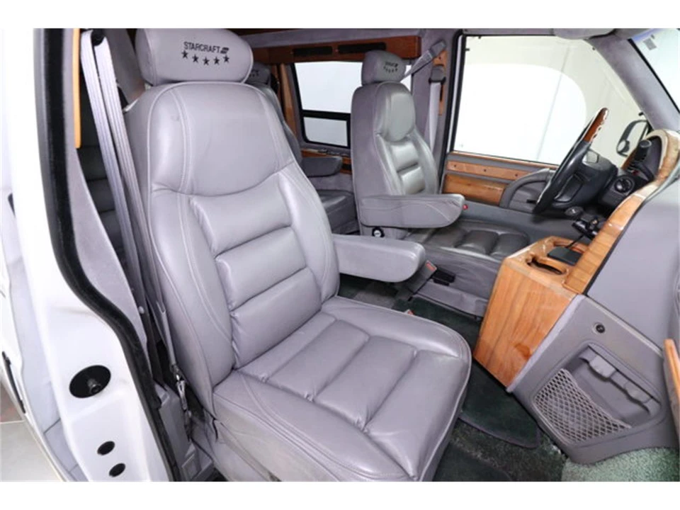 1997 Chevrolet Astro - Image 18 of 31