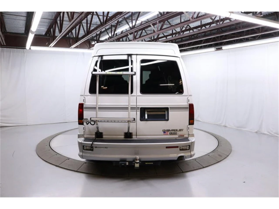 1997 Chevrolet Astro - Image 6 of 31