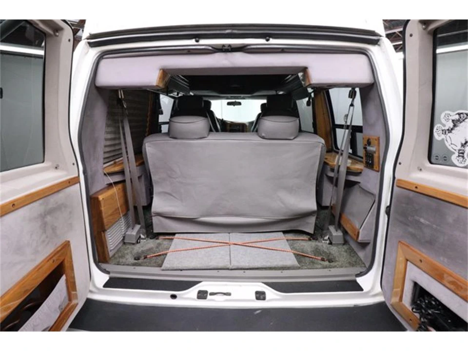 1997 Chevrolet Astro - Image 28 of 31