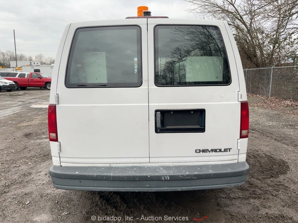 1997 Chevrolet Astro - Image 8 of 12
