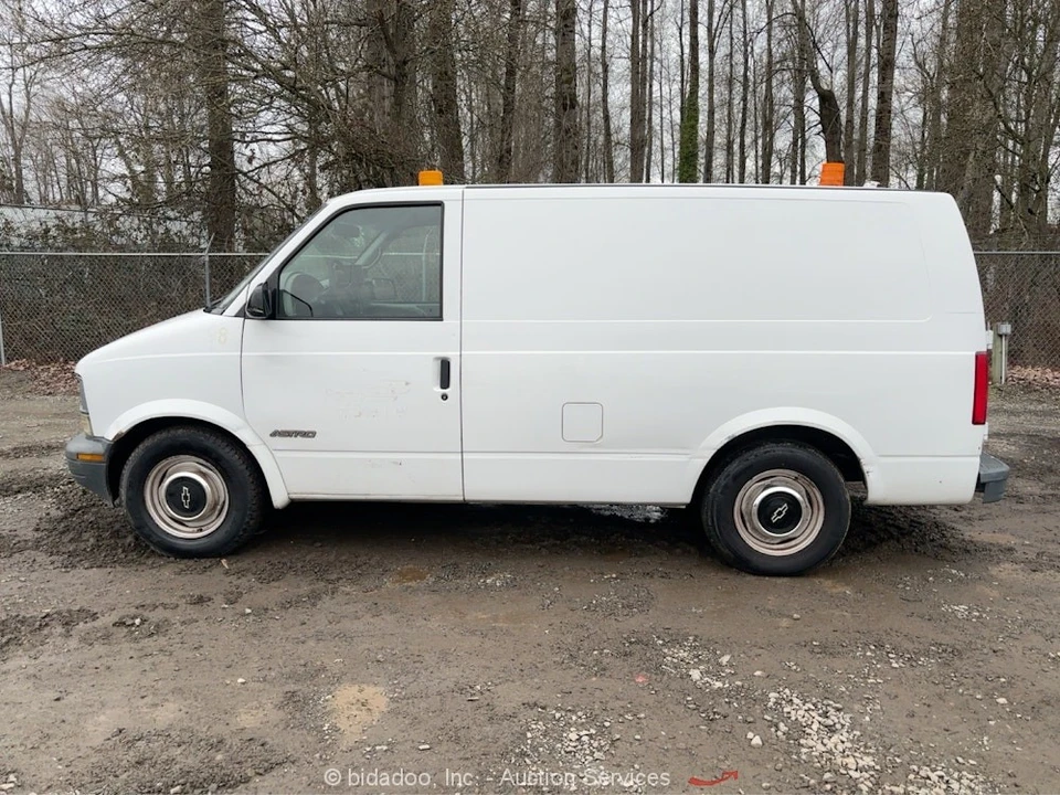 1997 Chevrolet Astro - Image 5 of 12