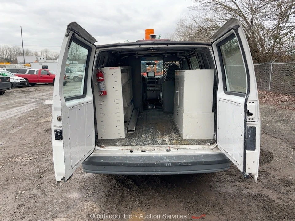 1997 Chevrolet Astro - Image 9 of 12