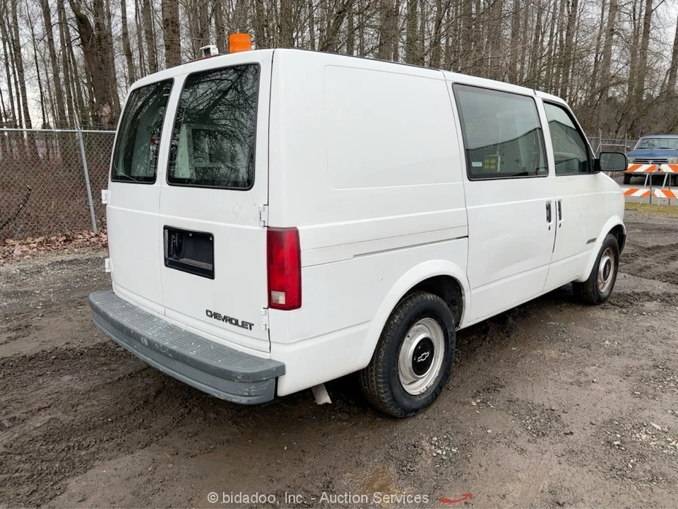 1997 Chevrolet Astro - Image 4 of 12