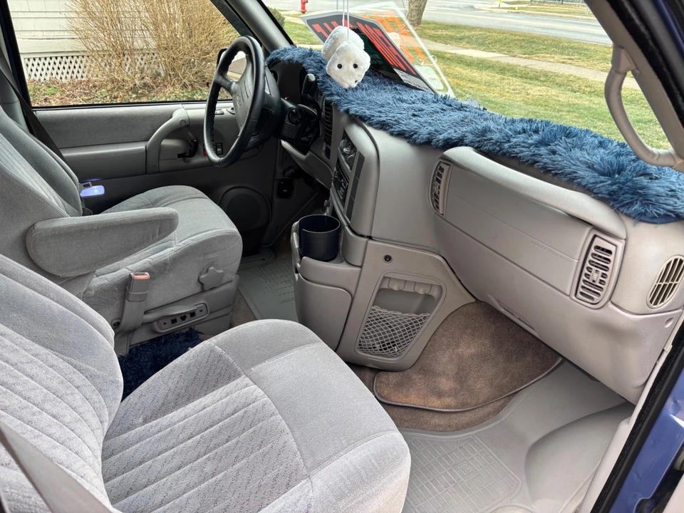 1997 Chevrolet Astro - Image 6 of 20