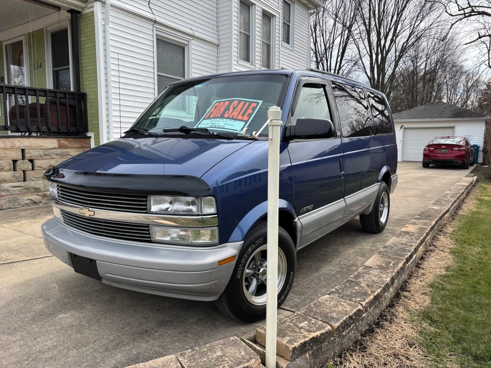 1997 Chevrolet Astro - Image 4 of 20