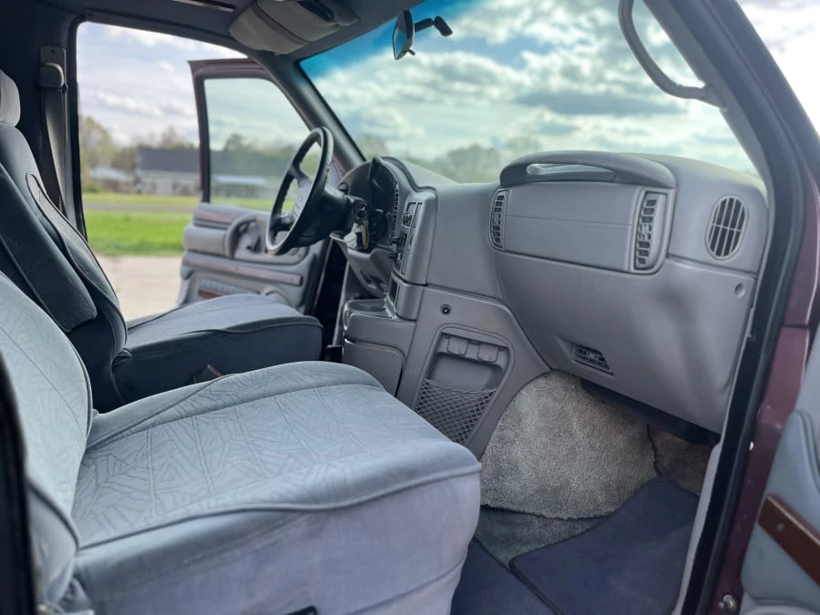 1997 Chevrolet Astro - Image 14 of 16