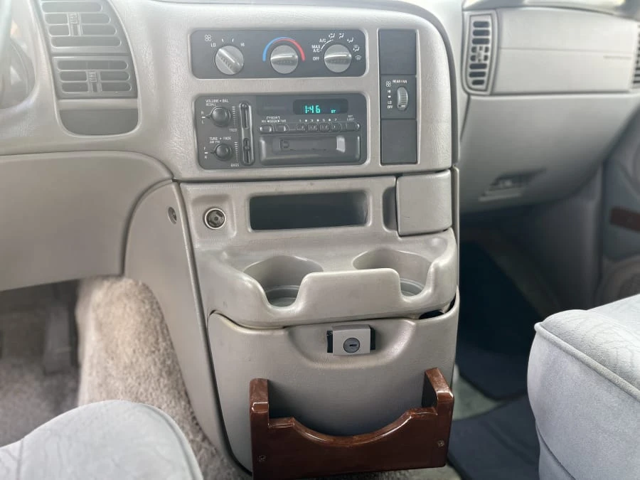 1997 Chevrolet Astro - Image 15 of 16