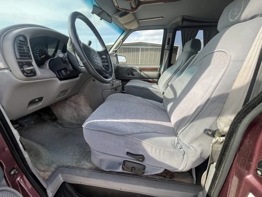1997 Chevrolet Astro - Image 11 of 16