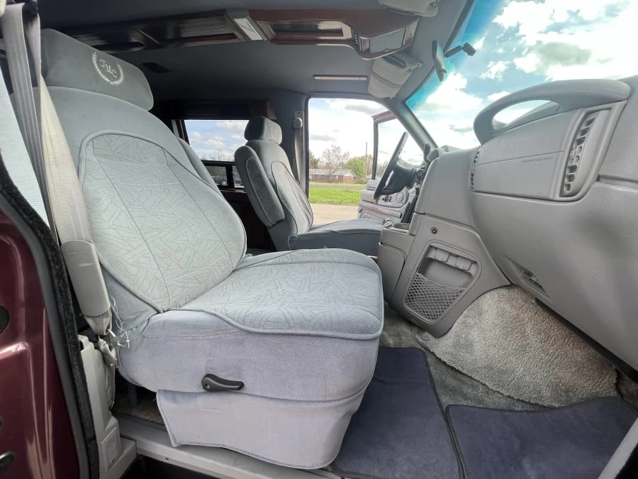 1997 Chevrolet Astro - Image 16 of 16