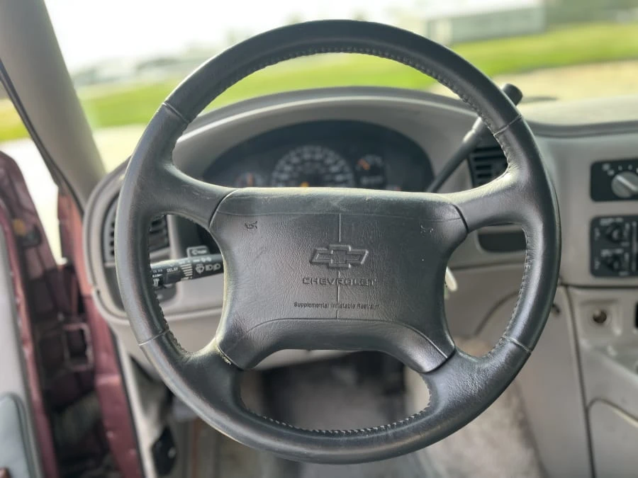 1997 Chevrolet Astro - Image 10 of 16