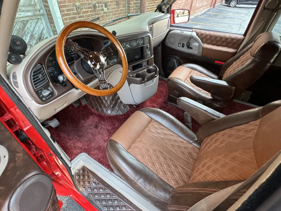 1997 Chevrolet Astro - Image 7 of 17