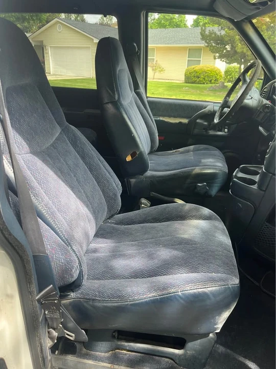 1997 Chevrolet Astro - Image 6 of 9