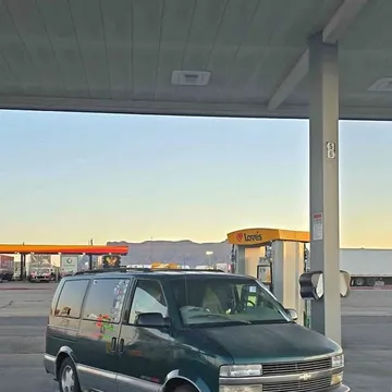 1997 Chevrolet Astro LS Minivan 3D