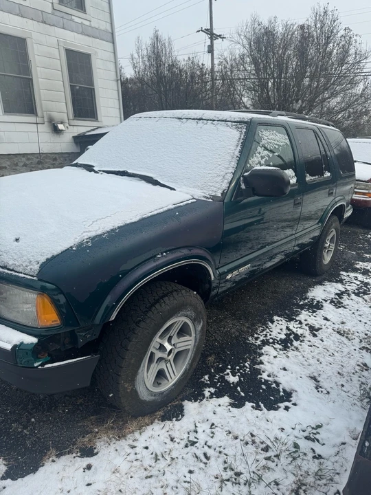 1997 Chevrolet S-10 Blazer 2nd Gen - Image 2 of 14