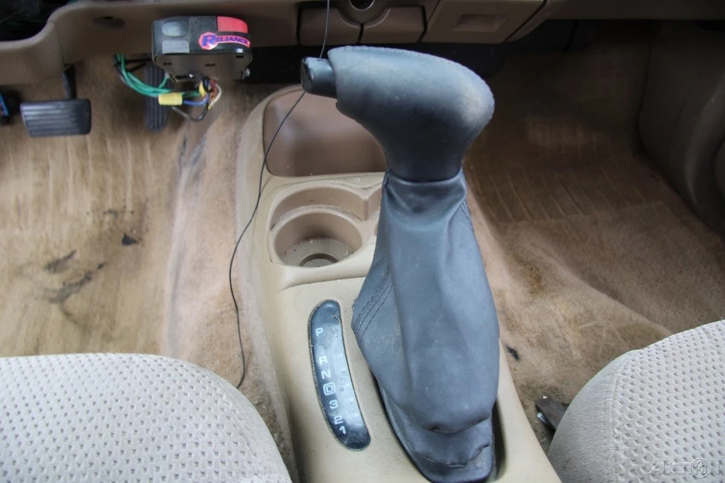 1997 Chevrolet S-10 Blazer 2nd Gen - Image 16 of 21