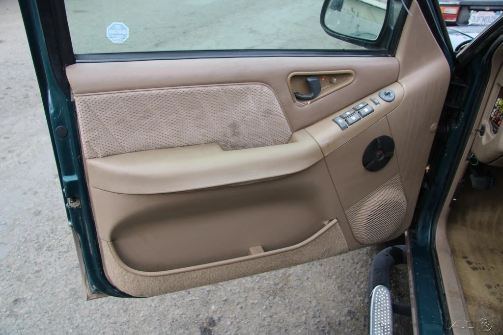 1997 Chevrolet S-10 Blazer 2nd Gen - Image 10 of 21