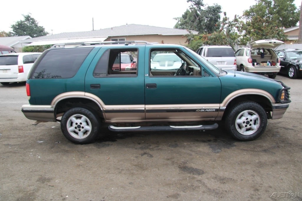 1997 Chevrolet S-10 Blazer 2nd Gen - Image 6 of 21
