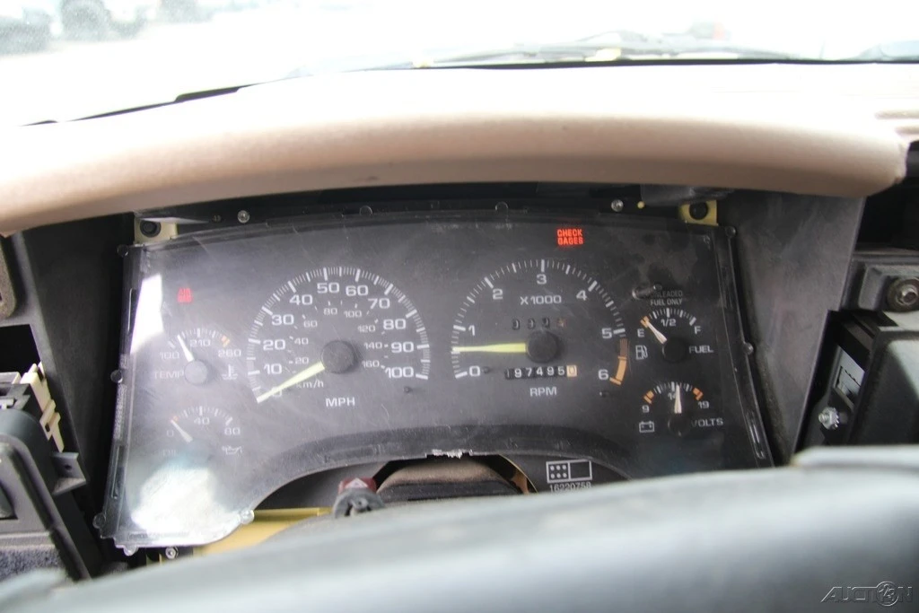 1997 Chevrolet S-10 Blazer 2nd Gen - Image 13 of 21