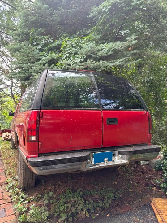 1997 Chevrolet Suburban - Image 2 of 3