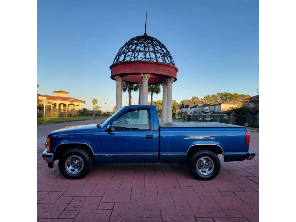 1997 Chevrolet C/K 4th Gen - Image 2 of 31