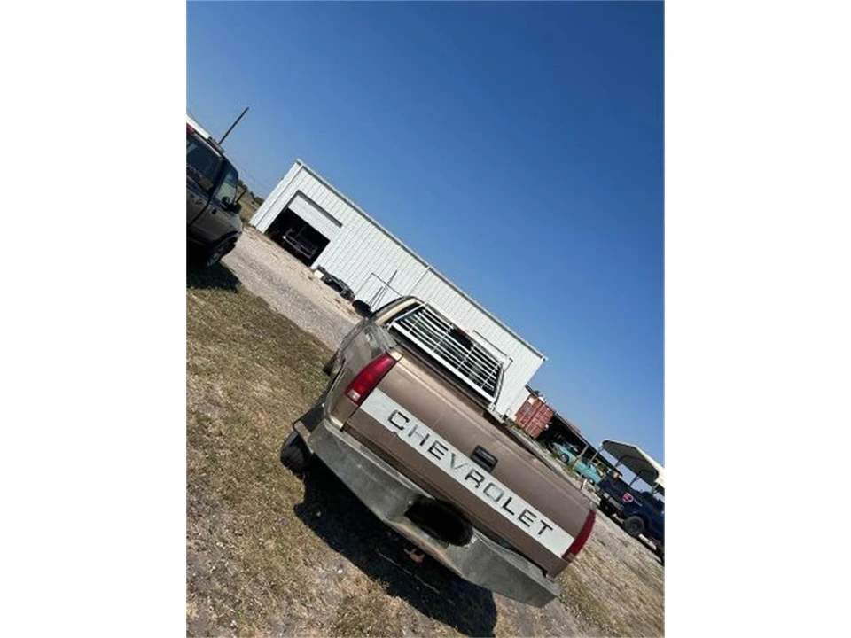 1997 Chevrolet C/K 4th Gen - Image 2 of 3