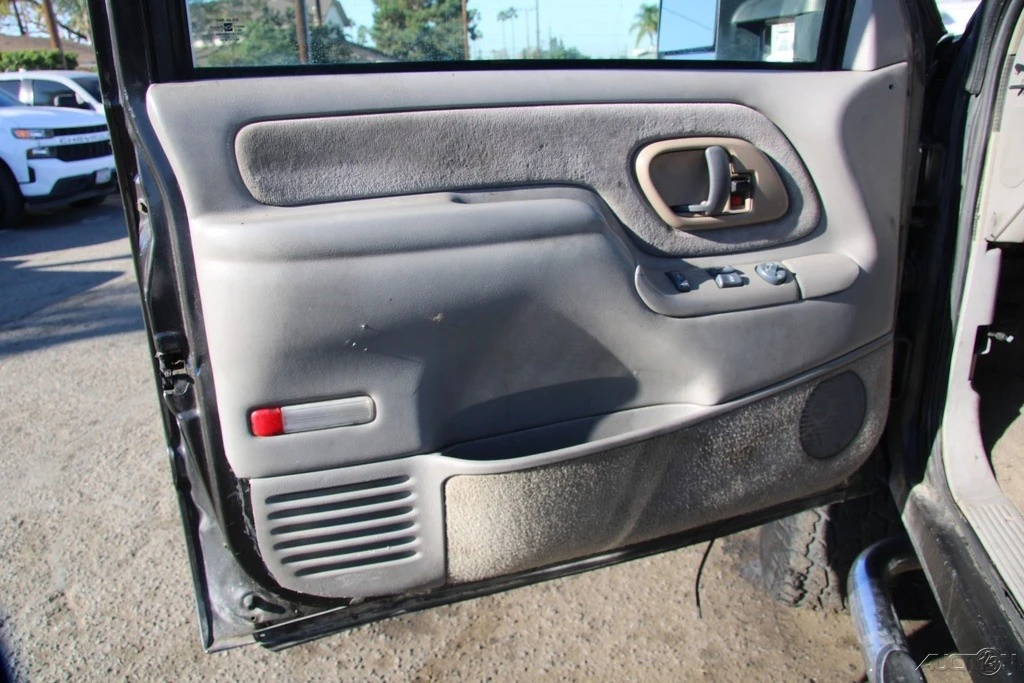 1997 Chevrolet C/K 4th Gen - Image 10 of 21