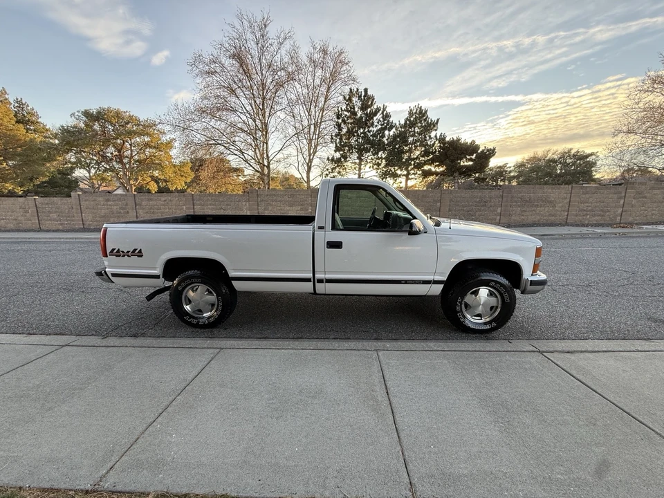 1997 Chevrolet C/K 4th Gen - Image 6 of 21