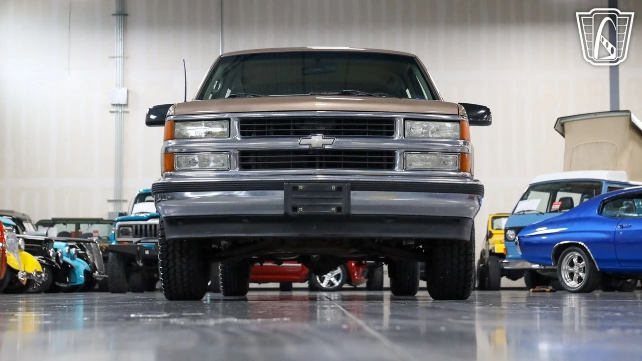 1997 Chevrolet C/K 4th Gen - Image 5 of 12