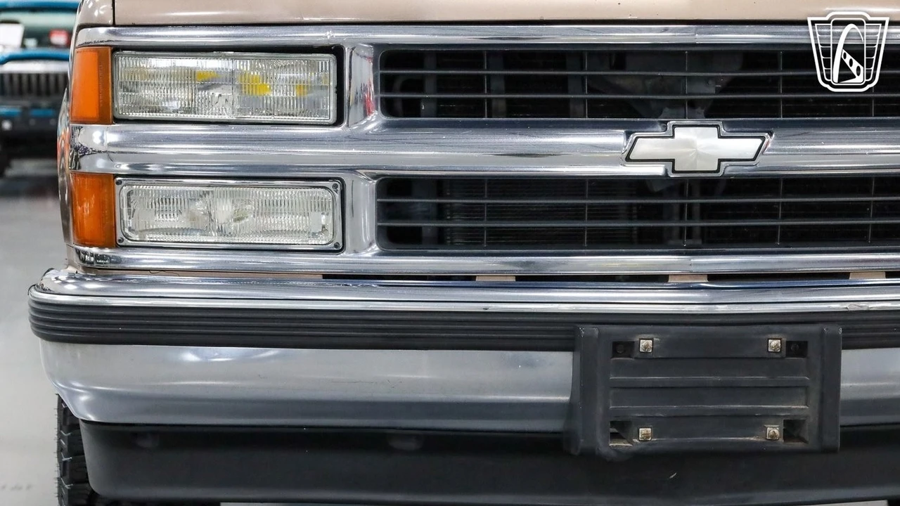 1997 Chevrolet C/K 4th Gen - Image 9 of 12