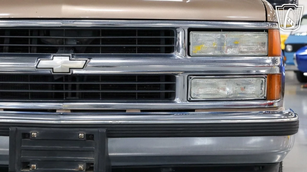 1997 Chevrolet C/K 4th Gen - Image 10 of 12