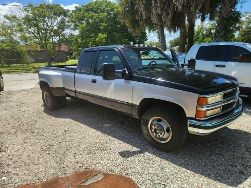 1997 Chevrolet C/K 4th Gen - Image 2 of 10
