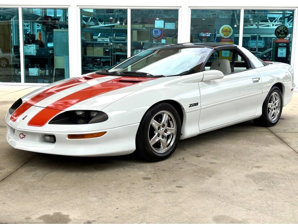 1997 Chevrolet Camaro 4th Gen - Image 11 of 31