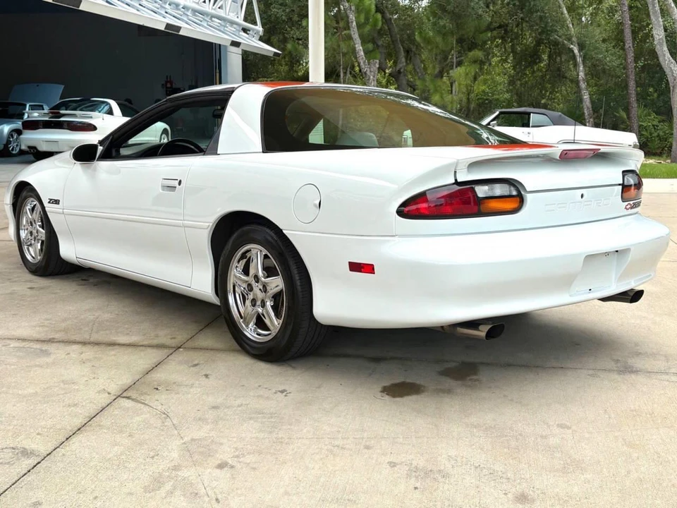 1997 Chevrolet Camaro 4th Gen - Image 9 of 31