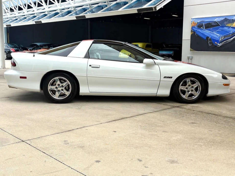 1997 Chevrolet Camaro 4th Gen - Image 5 of 31