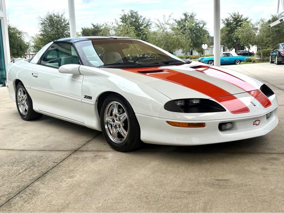 1997 Chevrolet Camaro 4th Gen - Image 4 of 31