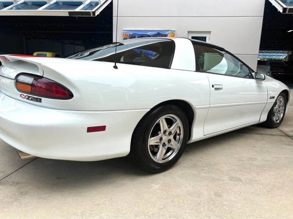 1997 Chevrolet Camaro 4th Gen - Image 16 of 31