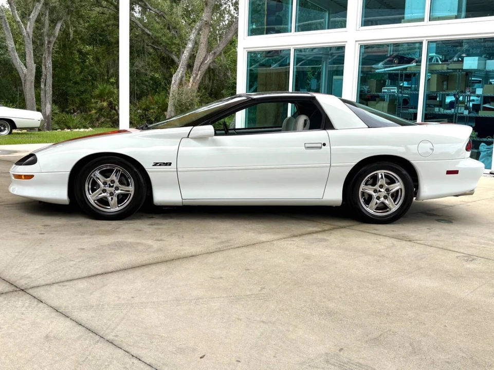 1997 Chevrolet Camaro 4th Gen - Image 10 of 31