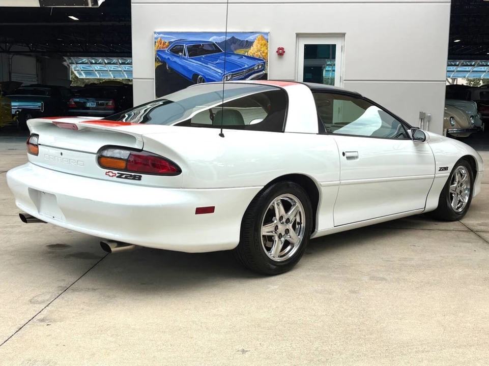 1997 Chevrolet Camaro 4th Gen - Image 6 of 31
