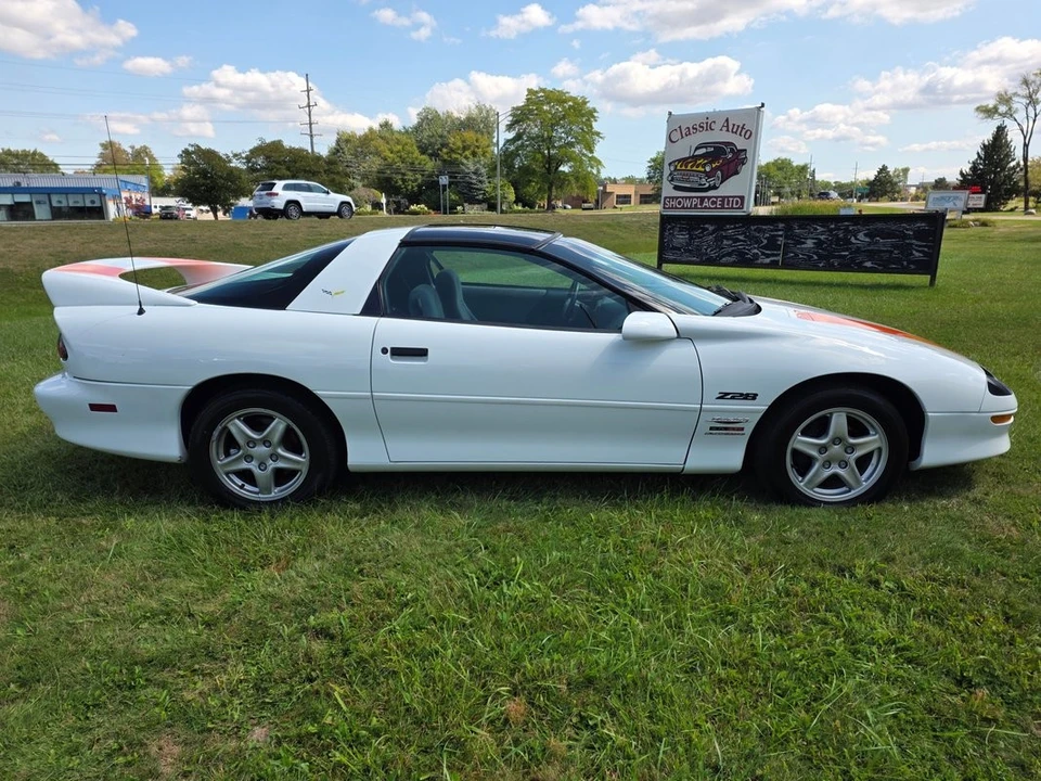 1997 Chevrolet Camaro 4th Gen - Image 8 of 21