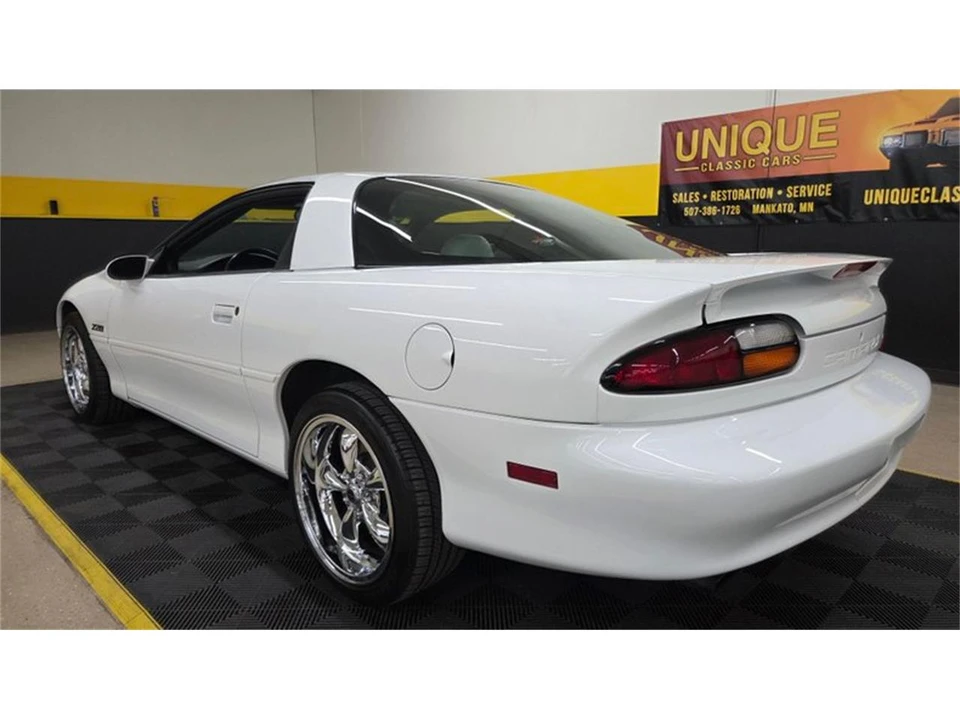 1997 Chevrolet Camaro 4th Gen - Image 6 of 31