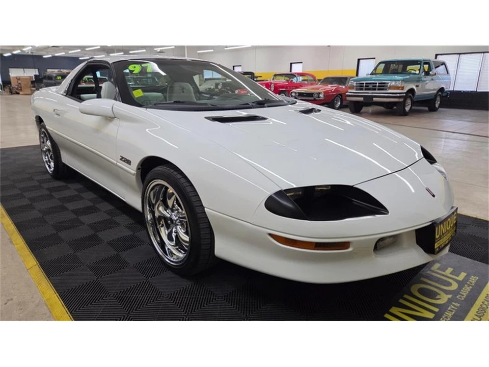 1997 Chevrolet Camaro 4th Gen - Image 3 of 31