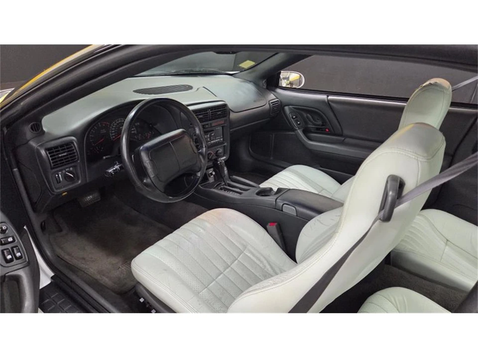 1997 Chevrolet Camaro 4th Gen - Image 8 of 31