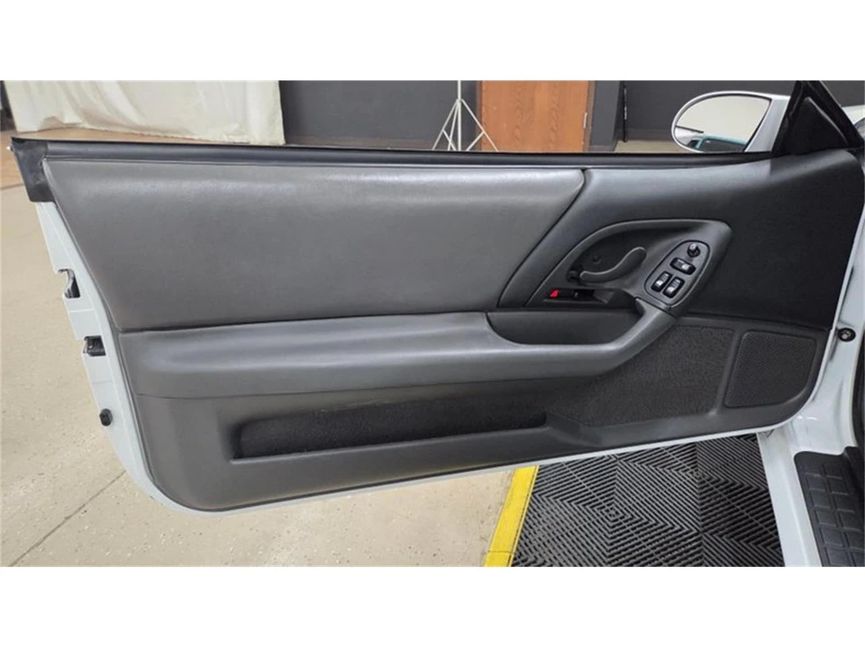 1997 Chevrolet Camaro 4th Gen - Image 18 of 31