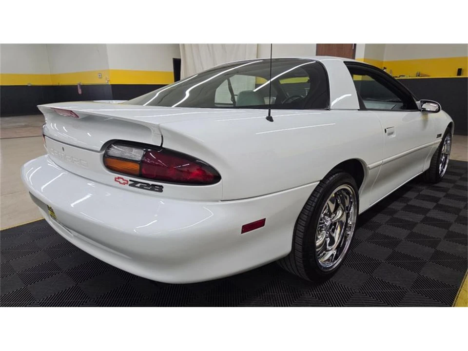 1997 Chevrolet Camaro 4th Gen - Image 4 of 31