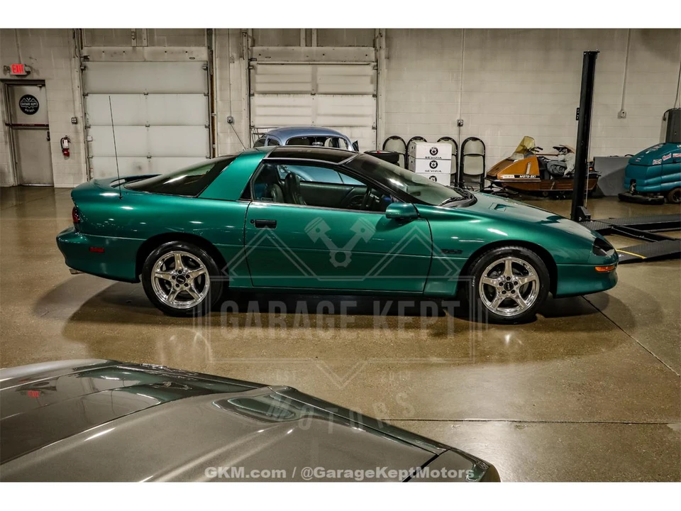 1997 Chevrolet Camaro 4th Gen - Image 10 of 31