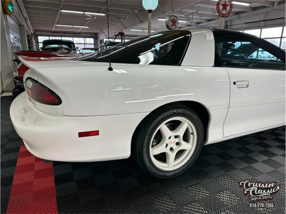 1997 Chevrolet Camaro 4th Gen - Image 28 of 31