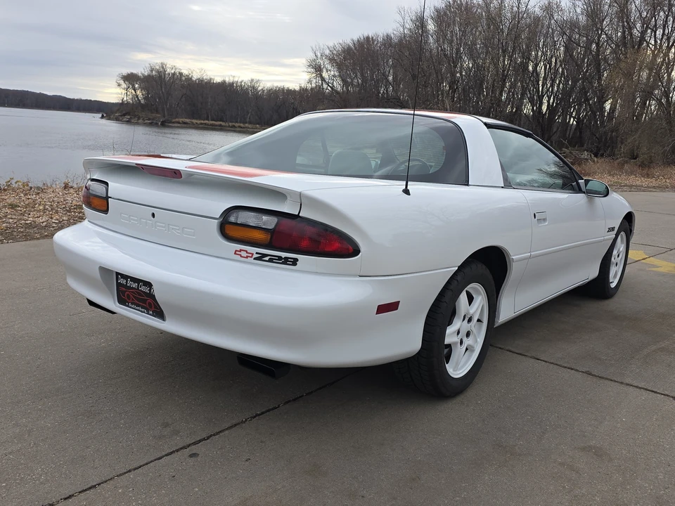 1997 Chevrolet Camaro 4th Gen - Image 12 of 31
