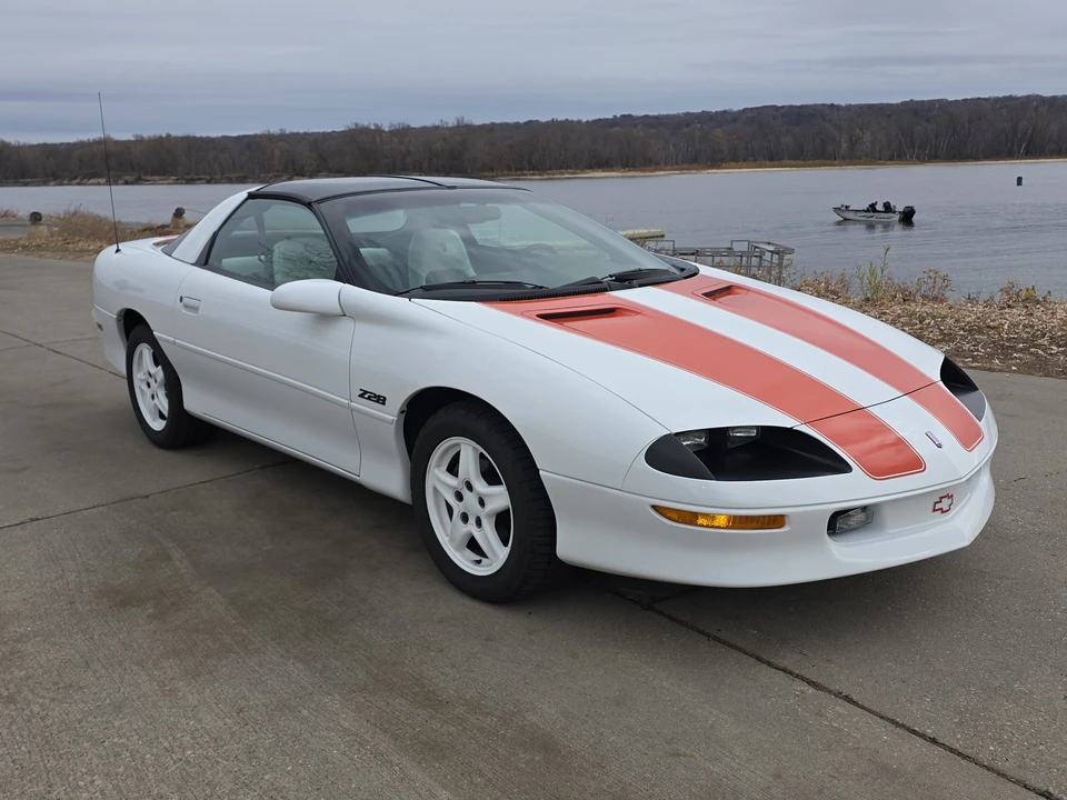1997 Chevrolet Camaro 4th Gen - Image 15 of 31