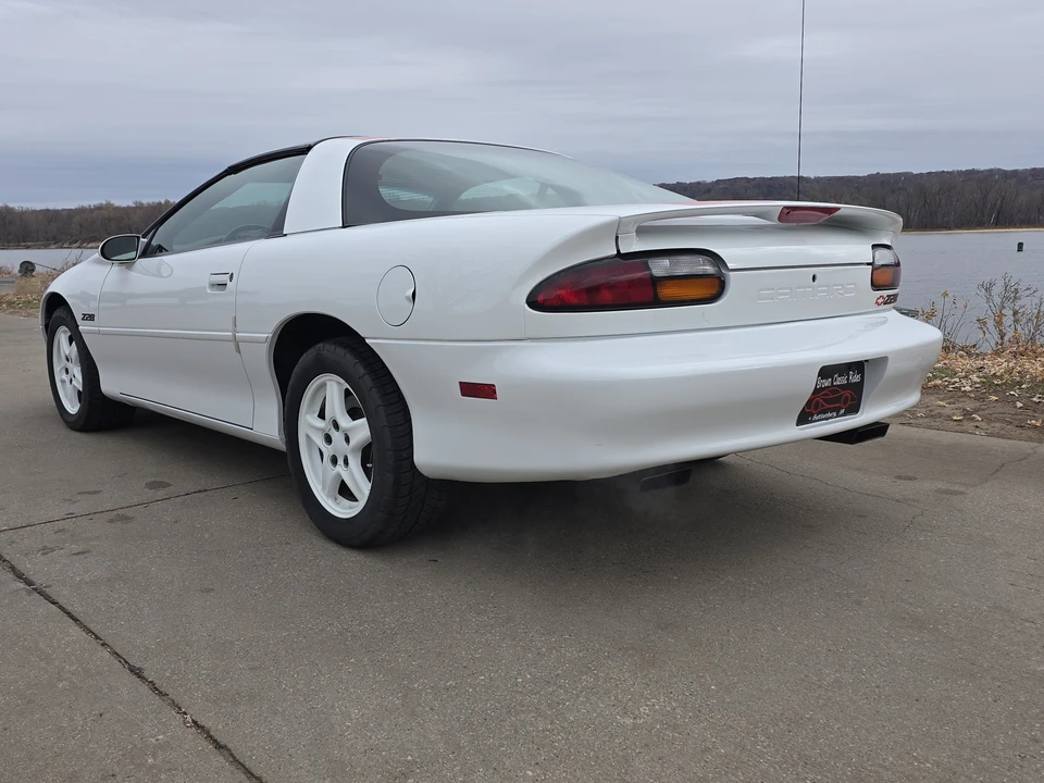 1997 Chevrolet Camaro 4th Gen - Image 4 of 31