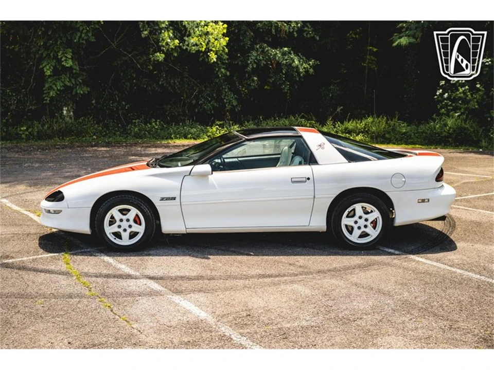 1997 Chevrolet Camaro 4th Gen - Image 6 of 31